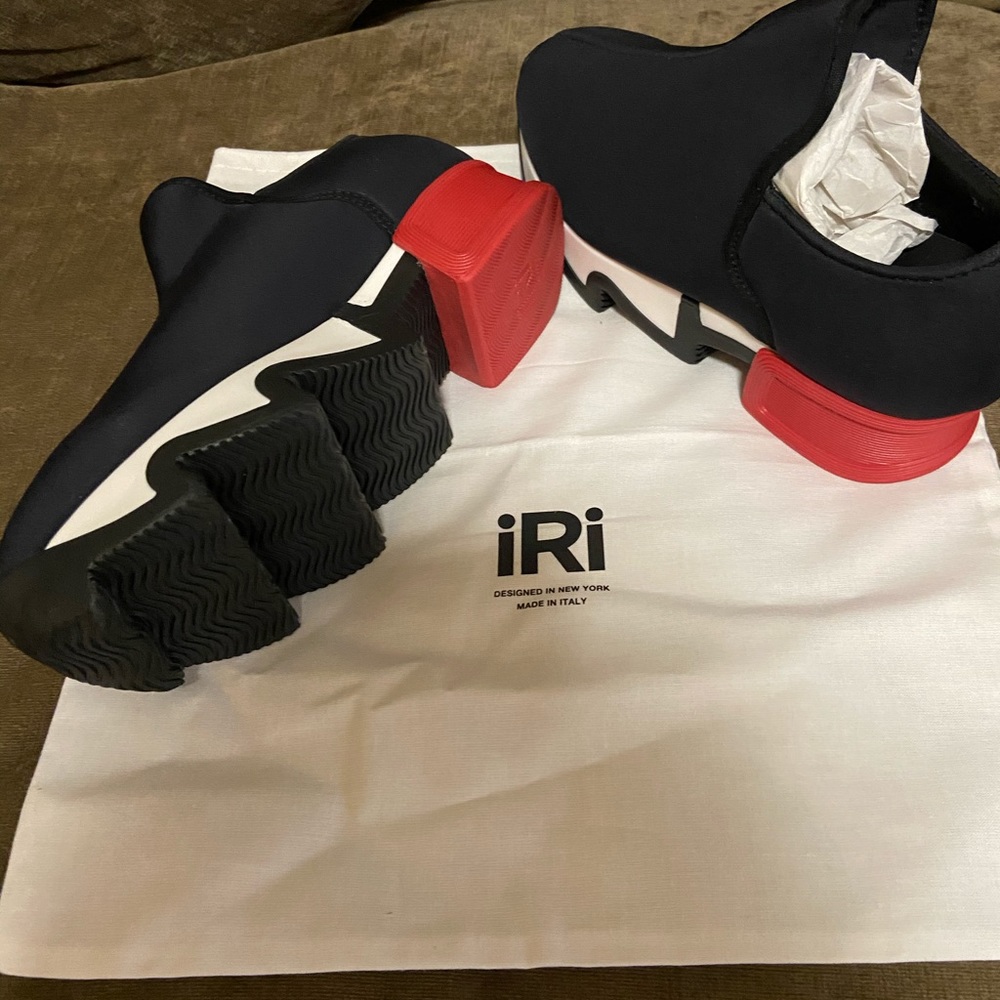 IRI UNISEX BLACK RED NEOPRENE SNEAKER